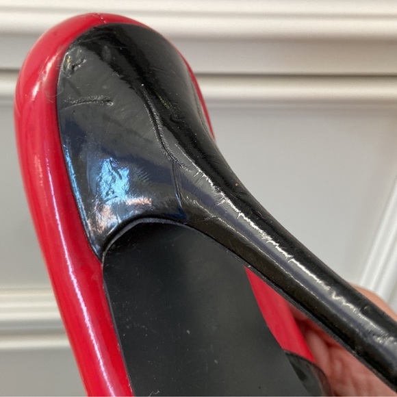 80s Patent leather pumps latex style red and black Spike heels 👠 Vintage - Picture 9 of 12